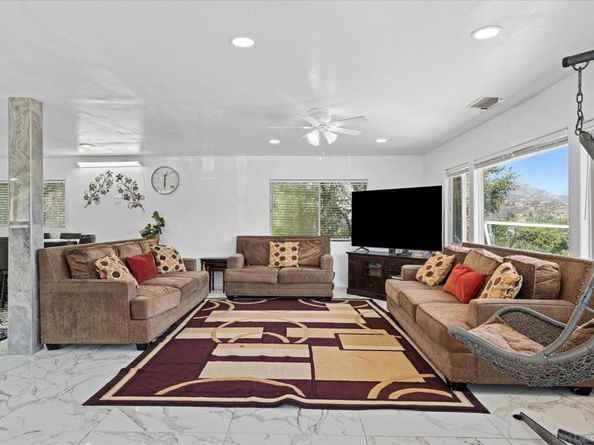 9518 Cypress St, Lakeside CA 92040