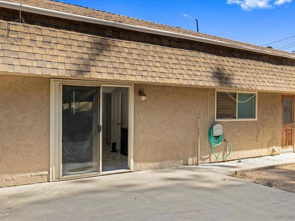 9518 Cypress St, Lakeside CA 92040