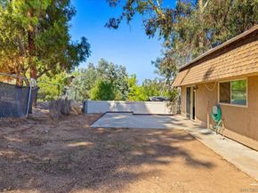 9518 Cypress St, Lakeside CA 92040