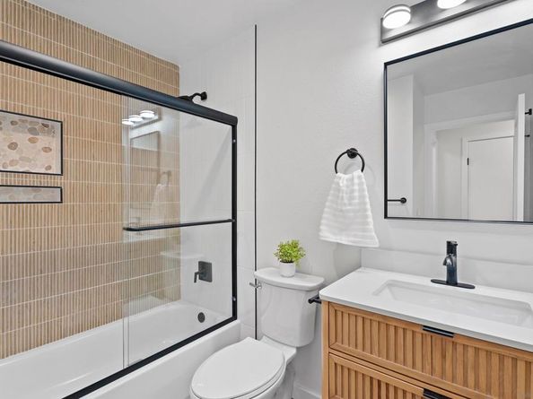 16407 Caminito Vecinos 155, San Diego CA 92128