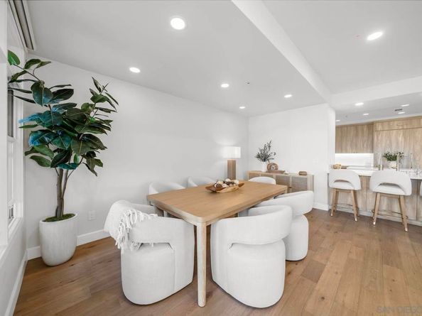 141 Orange Ave 202, Coronado CA 92118