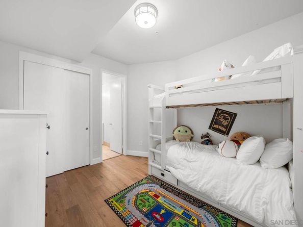 141 Orange Ave 202, Coronado CA 92118