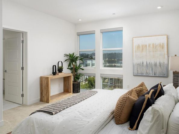 2731 Via Avella, San Diego CA 92108