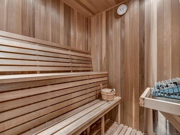 1205 Muirlands Dr, La Jolla CA 92037