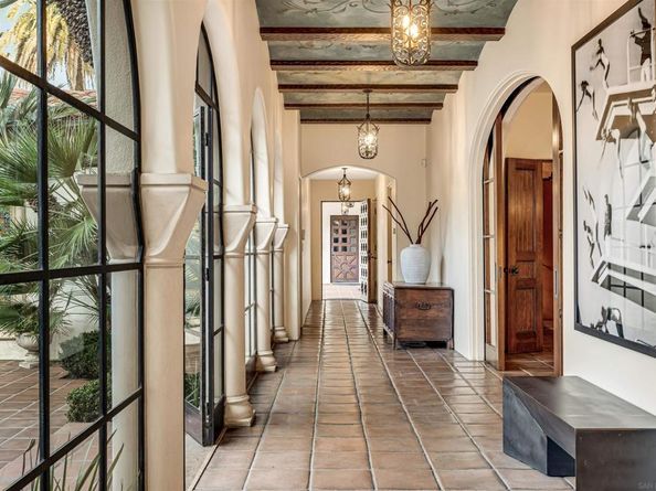 1205 Muirlands Dr, La Jolla CA 92037