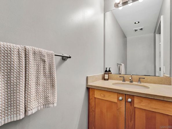 700 W E St 518, San Diego CA 92101