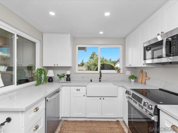 16566 Caminito Vencinos 31, San Diego CA 92128