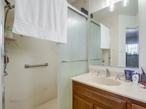 1840 Locust St, San Diego CA 92106
