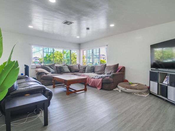1840 Locust St, San Diego CA 92106