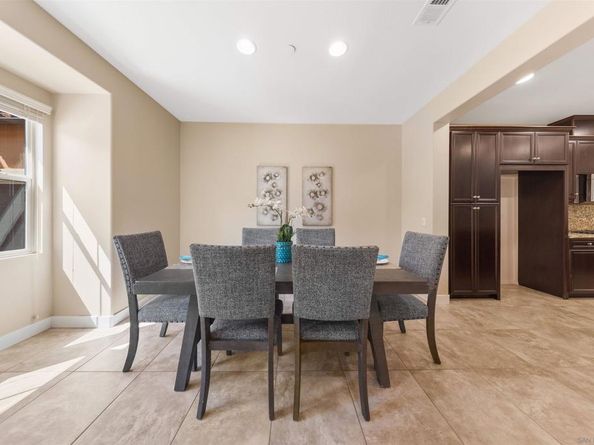 8528 Old Stonefield Chase, San Diego CA 92127