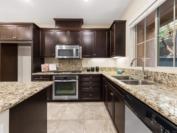 8528 Old Stonefield Chase, San Diego CA 92127