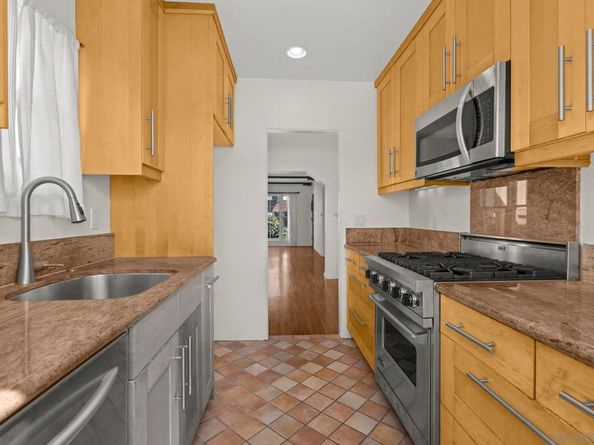 607 Arenas, La Jolla CA 92037