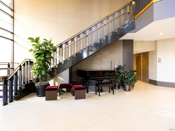 700 W Harbor Drive 201, San Diego CA 92101