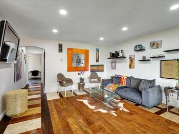 2041 E Grand Ave.