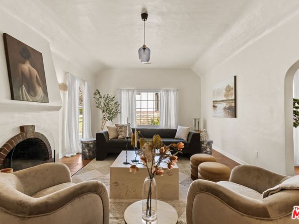 1418 Cleveland Road, Glendale CA 91202
