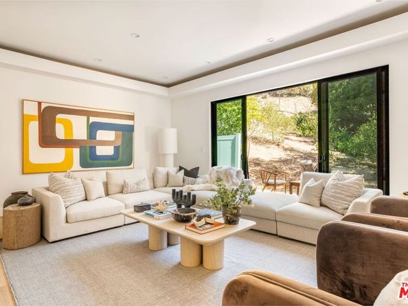 16815 Shileno Place, Encino CA 91436