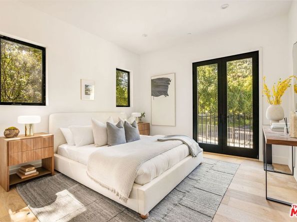 16815 Shileno Place, Encino CA 91436
