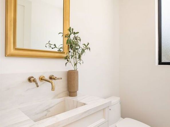 16815 Shileno Place, Encino CA 91436