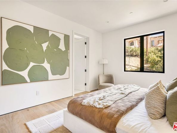 16815 Shileno Place, Encino CA 91436