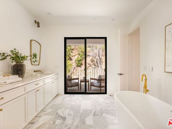 16815 Shileno Place, Encino CA 91436