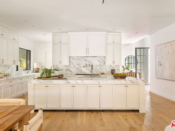 16815 Shileno Place, Encino CA 91436