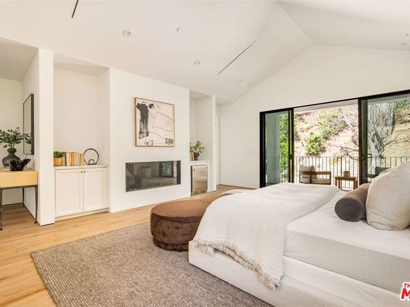 16815 Shileno Place, Encino CA 91436