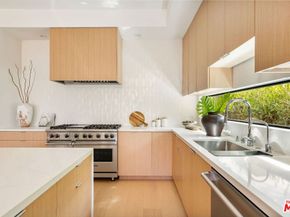 822 Superba Avenue, Venice CA 90291