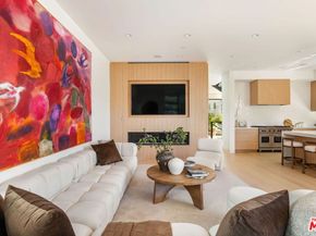 822 Superba Avenue, Venice CA 90291