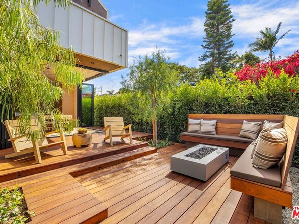 822 Superba Avenue, Venice CA 90291