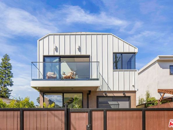 822 Superba Avenue, Venice CA 90291