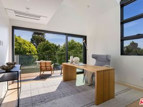 822 Superba Avenue, Venice CA 90291