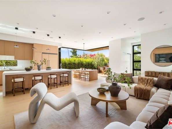 822 Superba Avenue, Venice CA 90291