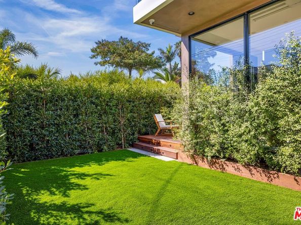 822 Superba Avenue, Venice CA 90291