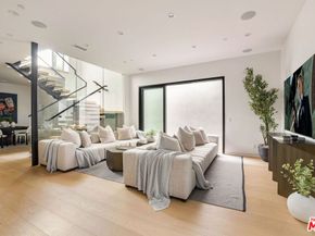 822 Superba Avenue, Venice CA 90291