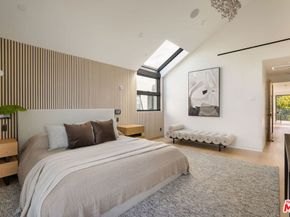 822 Superba Avenue, Venice CA 90291