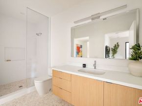 822 Superba Avenue, Venice CA 90291