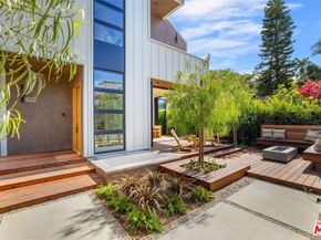822 Superba Avenue, Venice CA 90291