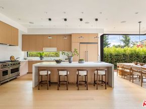 822 Superba Avenue, Venice CA 90291