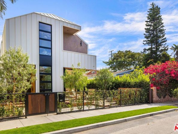 822 Superba Avenue, Venice CA 90291