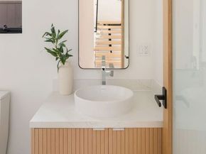 822 Superba Avenue, Venice CA 90291