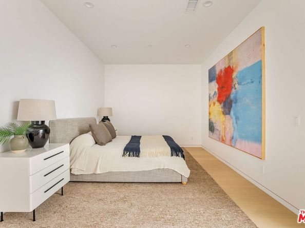 822 Superba Avenue, Venice CA 90291