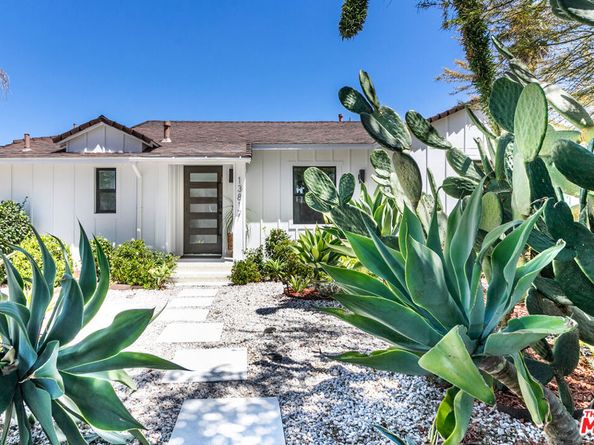 13817 Bessemer Street, Valley Glen CA 91401