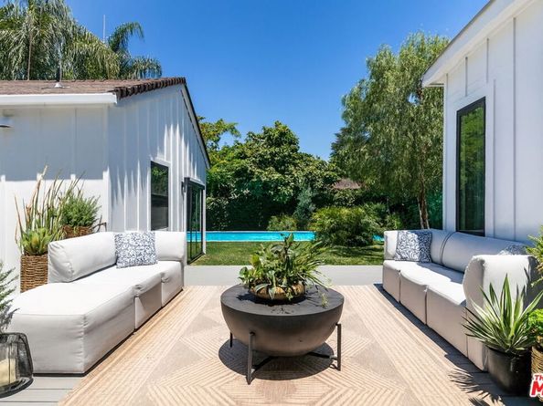 13817 Bessemer Street, Valley Glen CA 91401