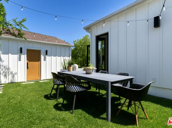 13817 Bessemer Street, Valley Glen CA 91401