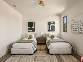 344 N Vista Street, Los Angeles CA 90036