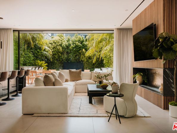 515 N Harper Avenue, Los Angeles CA 90048