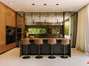 515 N Harper Avenue, Los Angeles CA 90048