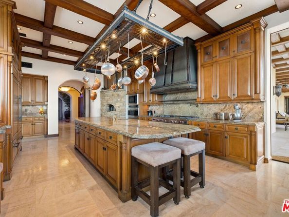 10066 Cielo Drive, Beverly Hills CA 90210