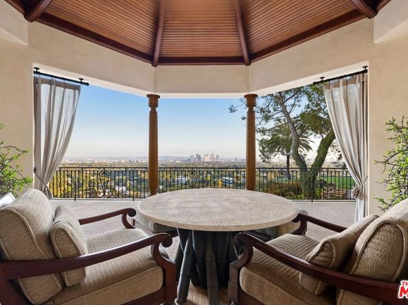 10066 Cielo Drive, Beverly Hills CA 90210