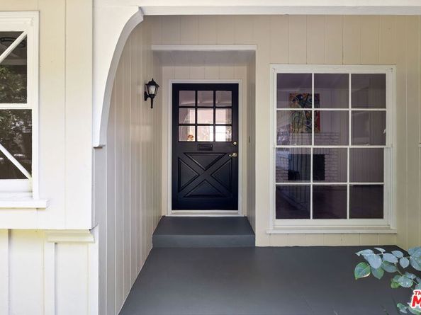 15519 Huston Street, Encino CA 91436